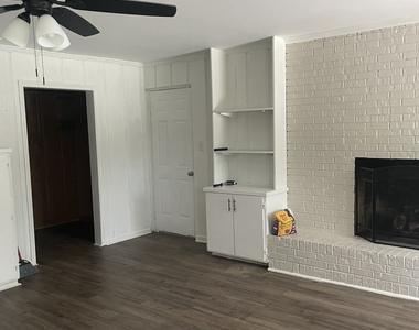 514 Pitt Moore Road - Photo Thumbnail 4