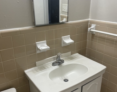 514 Pitt Moore Road - Photo Thumbnail 15