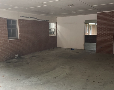 514 Pitt Moore Road - Photo Thumbnail 3