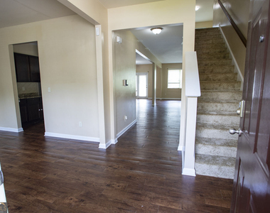 141 Westin Way - Photo Thumbnail 4