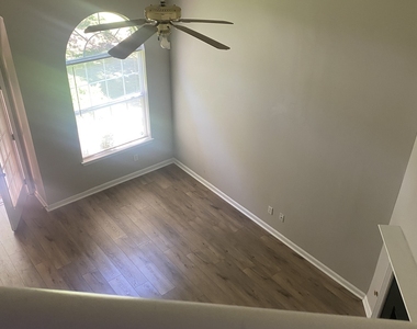 553 Wren Walk - Photo Thumbnail 9