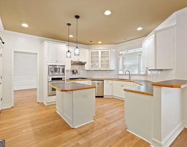 1452 Crown Terrace - Photo Thumbnail 5