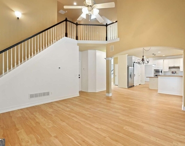 1452 Crown Terrace - Photo Thumbnail 4