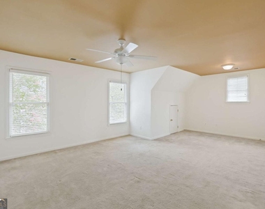 1452 Crown Terrace - Photo Thumbnail 7