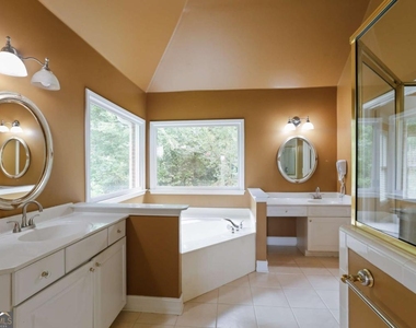 1452 Crown Terrace - Photo Thumbnail 6