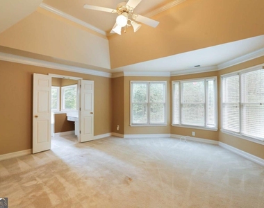 1452 Crown Terrace - Photo Thumbnail 8
