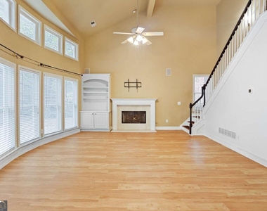 1452 Crown Terrace - Photo Thumbnail 2