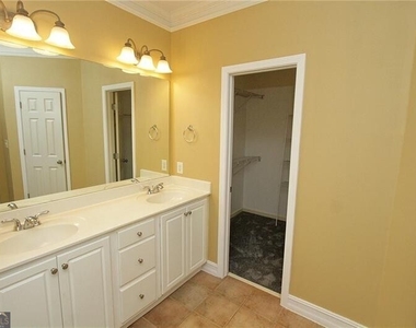 1360 Eastgate Court Se - Photo Thumbnail 19