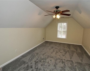 1360 Eastgate Court Se - Photo Thumbnail 26