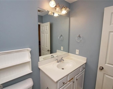 1360 Eastgate Court Se - Photo Thumbnail 28