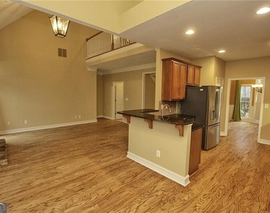 1360 Eastgate Court Se - Photo Thumbnail 12
