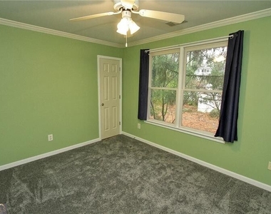 1360 Eastgate Court Se - Photo Thumbnail 24