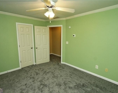 1360 Eastgate Court Se - Photo Thumbnail 25