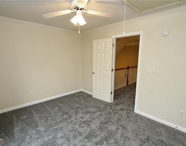 1360 Eastgate Court Se - Photo Thumbnail 23