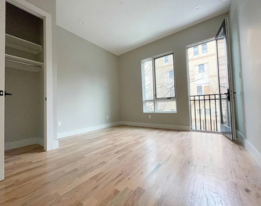 149 Stanhope Street - Photo Thumbnail 1
