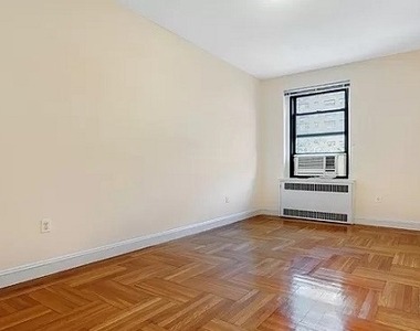 East 78th Street - Photo Thumbnail 3