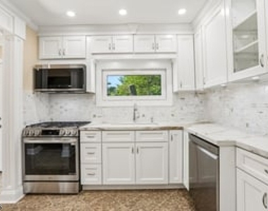50 Lincoln Pl - Photo Thumbnail 7