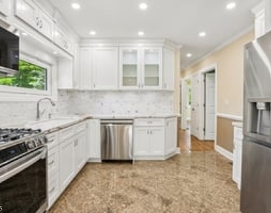 50 Lincoln Pl - Photo Thumbnail 6