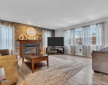 107 Shenandoah Boulevard - Photo Thumbnail 12