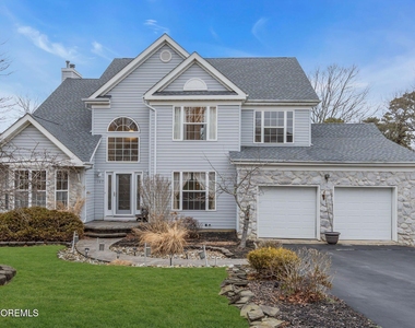 107 Shenandoah Boulevard - Photo Thumbnail 1