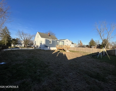 324 Fairfield Avenue - Photo Thumbnail 2