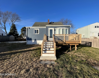 324 Fairfield Avenue - Photo Thumbnail 3