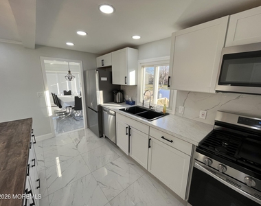 324 Fairfield Avenue - Photo Thumbnail 8