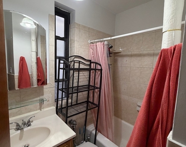 W 56th St - Photo Thumbnail 4