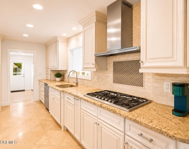 41 Poplar Avenue - Photo Thumbnail 3