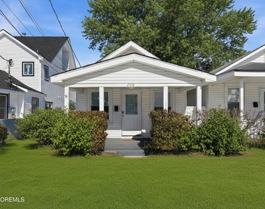 206 16th Avenue - Photo Thumbnail 1