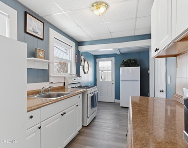 206 16th Avenue - Photo Thumbnail 4