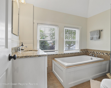 606 3rd Avenue - Photo Thumbnail 24