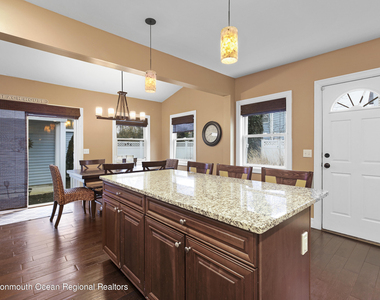 513 Ocean Park Avenue - Photo Thumbnail 17