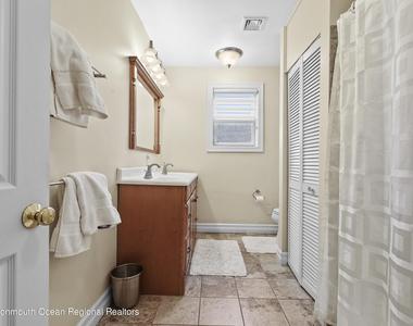 513 Ocean Park Avenue - Photo Thumbnail 18