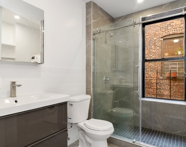 184 Claremont Avenue - Photo Thumbnail 5