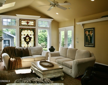 312 Boston Boulevard - Photo Thumbnail 8