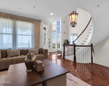 22 Mckinley Street - Photo Thumbnail 8