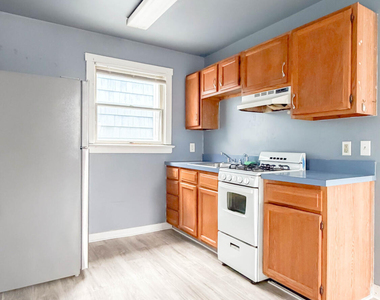 13 Decatur Avenue - Photo Thumbnail 9