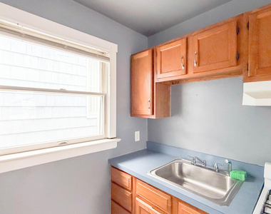 13 Decatur Avenue - Photo Thumbnail 8
