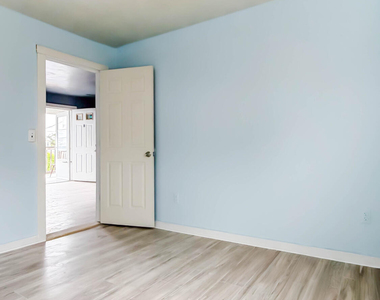 13 Decatur Avenue - Photo Thumbnail 34