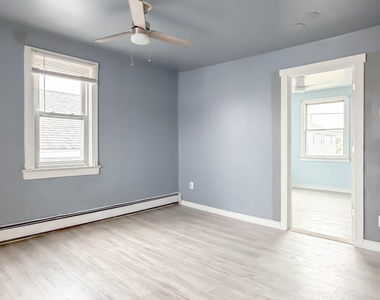 13 Decatur Avenue - Photo Thumbnail 16
