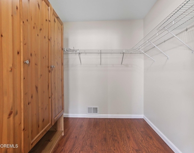 477 Glenwood Avenue - Photo Thumbnail 24
