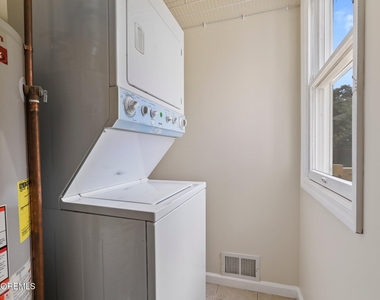 477 Glenwood Avenue - Photo Thumbnail 22