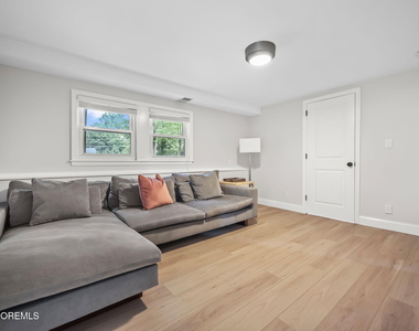 13 Woodland Road - Photo Thumbnail 7