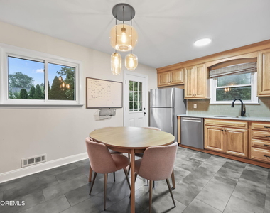 13 Woodland Road - Photo Thumbnail 14