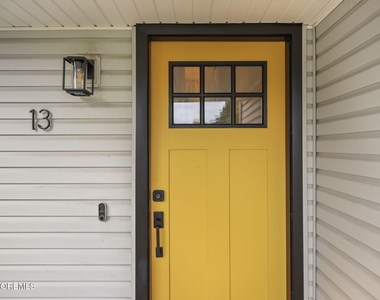 13 Woodland Road - Photo Thumbnail 2