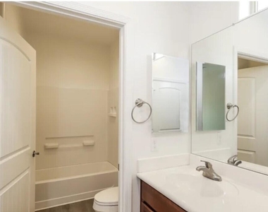506 W Latona Road - Photo Thumbnail 12