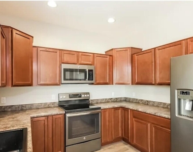 506 W Latona Road - Photo Thumbnail 5