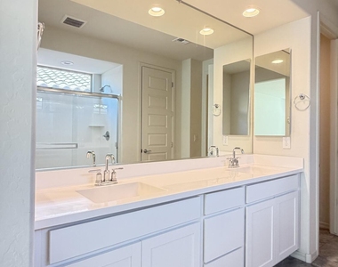 8529 S 67th Drive - Photo Thumbnail 34