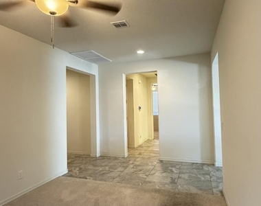 8529 S 67th Drive - Photo Thumbnail 13